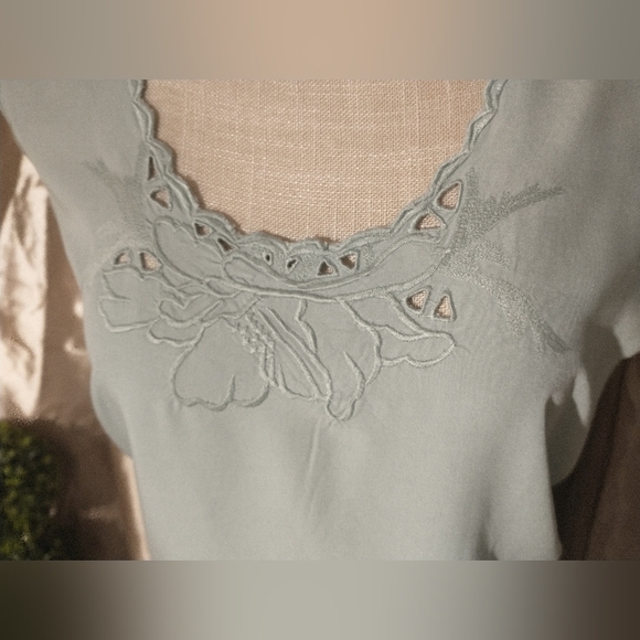 Bali Emerald - Resort, Lounge Wear - Camisole, Pants & Cut Out Lace Jacket - Picture 12 of 13